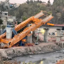SE DERRUMBA ESTRUCTURA DEL TREN INTERURBANO MÉXICO – TOLUCA
