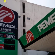 GASOLINEROS Y SHEINBAUM FIRMAN ACUERDO PARA ESTABLECER FIJO EL PRECIO DE LA GASOLINA