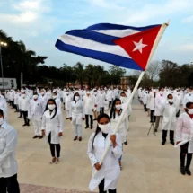 MEDICOS CUBANOS SEGUIRÁN LLEGANDO A MÉXICO A LABORAR POR CONVENIO CON ESE PAÍS