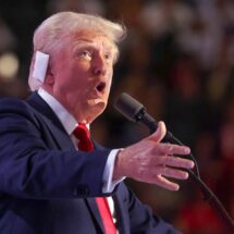 Trump acusa a Bukele de enviar criminales a EE.UU. y mentir al respecto