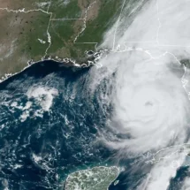 Huracán “Helene” se fortalece a categoría 3