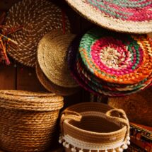 Exposición en Los Pinos celebra la riqueza artesanal de mujeres indígenas y refuerza sus derechos culturales