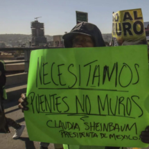 Migrantes protestan en Tijuana contra amenazas de deportaciones masivas de Trump