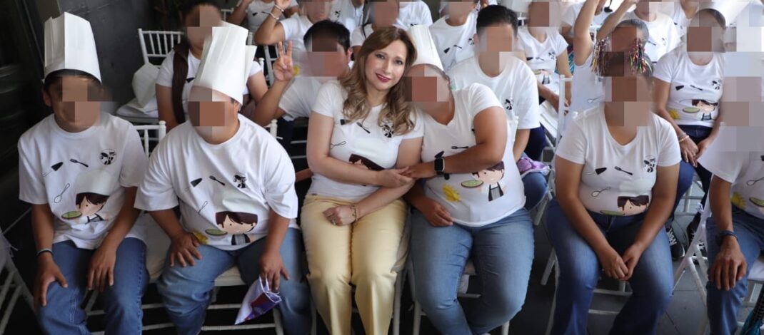 Niñas y niños de Casa de Ángeles disfrutan celebración especial impulsada por el SEDIF