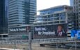 PANCARTAS DESPLEGADAS EN LAS PRINCIPALES VÍAS DE TEL AVIV AGRADECIENDO LA INTERVENCIÓN DE TRUMP EN BOMBARDEOS CONTRA IRÁN