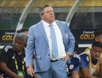 HERRERA VIVE MOMENTOS CRÍTICOS CON LA SELECCIÓN DE COSTA RICA
