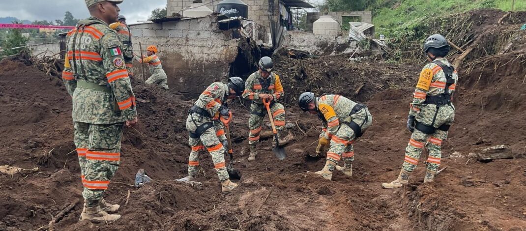 Fuerzas Armadas y Gobierno de Puebla reconstruyen en la Sierra Norte